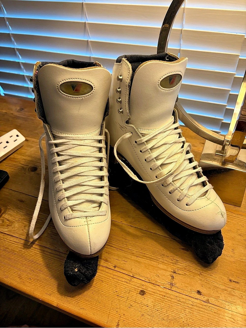 Riedell Diamond 133 Women’s Figure Skates – Size 7-8